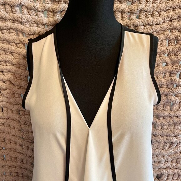Joesph Ribkoff Sleeveless White with Black Trim Top with Ruffled front Size 8 - Picture 2 of 12